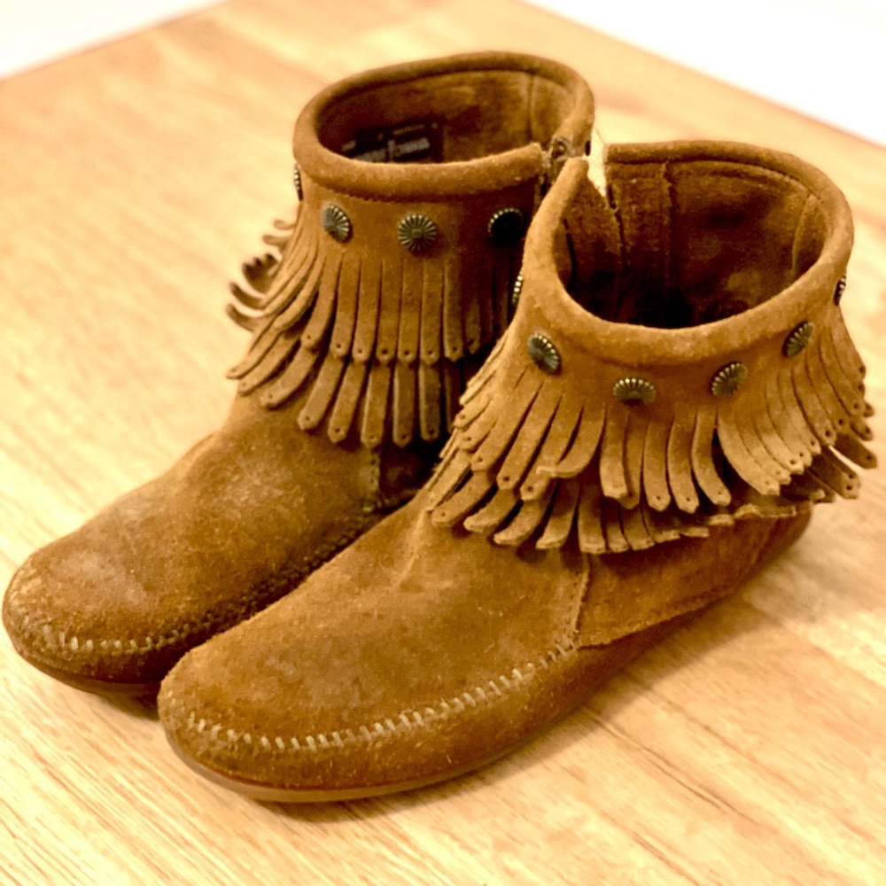 Minnetonka Booties With Fringe | Like New | Size 7 - image 1